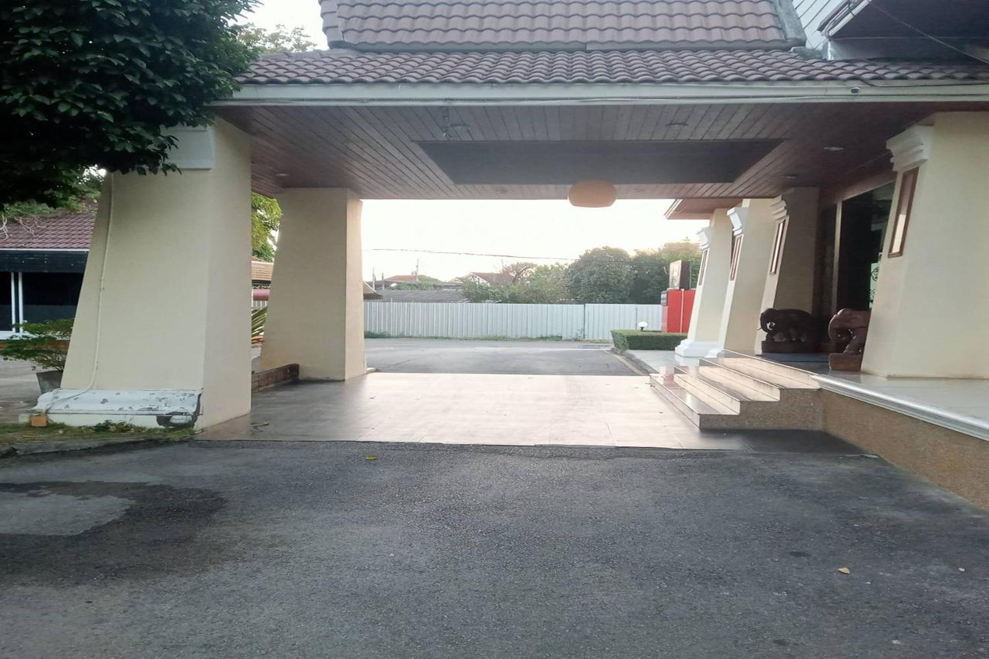 Good View Residence Lampang Luaran gambar
